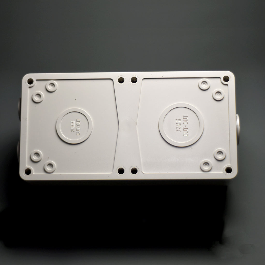 3 Pin 15A Weatherproof Combination Switched Socket